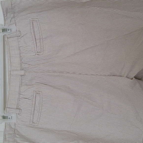 Brown and white stripe shorts. Size XL - Picture 5 of 5